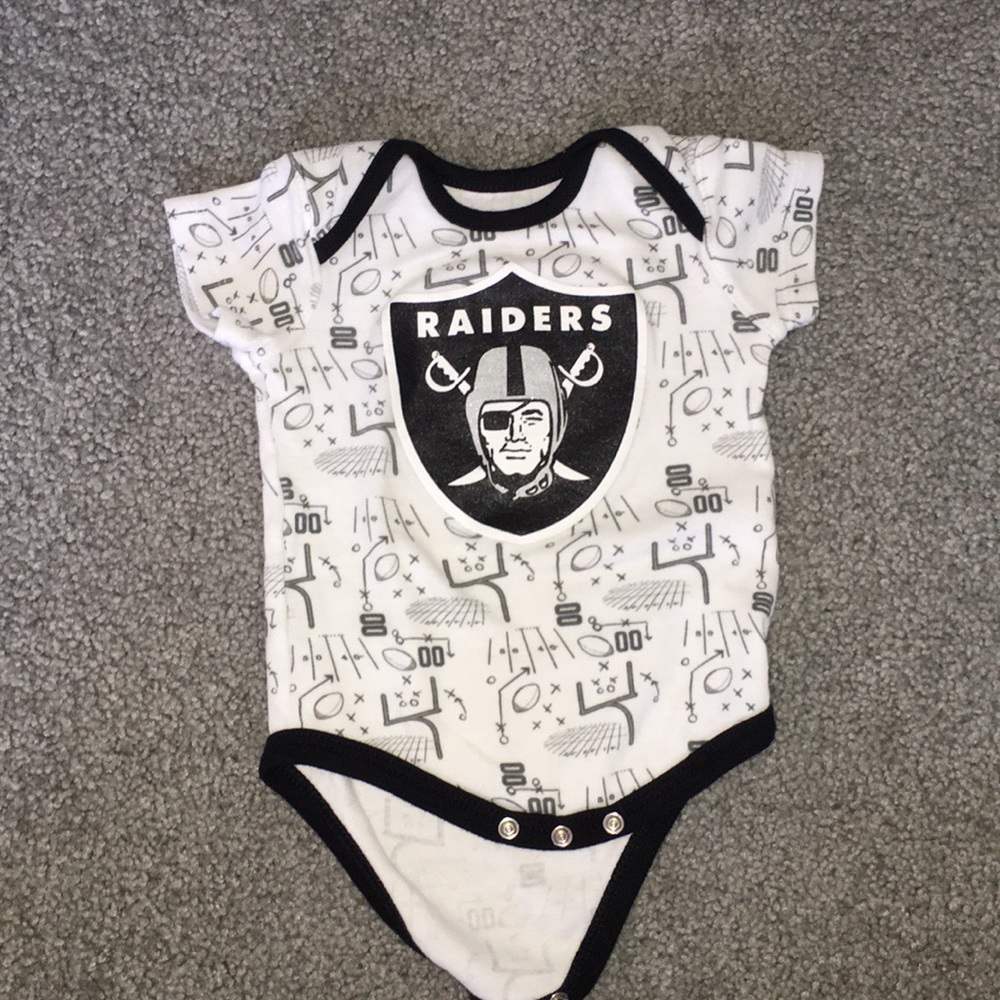 3 Baby Raiders - Picture 2 of 8